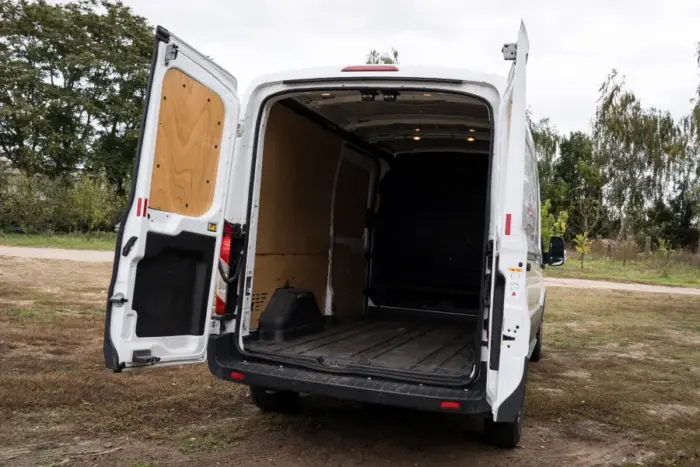 Dobozos ford hátulja