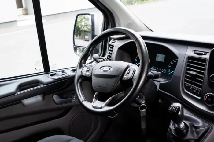 Ford transit custom 9 szürke belső
